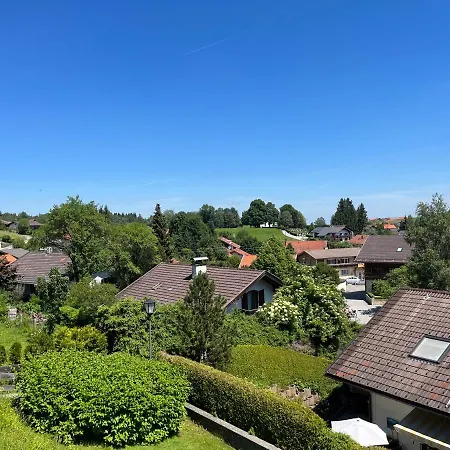 Schoener Ausblick アパート